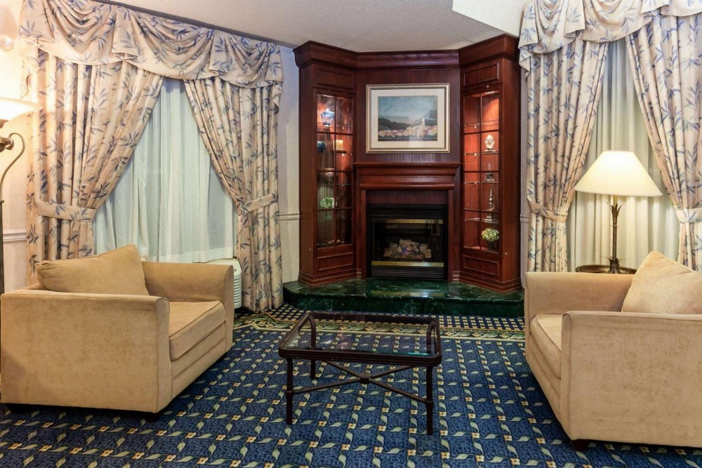 La Quinta Inn & Suites by Wyndham Milwaukee South West New Berlin