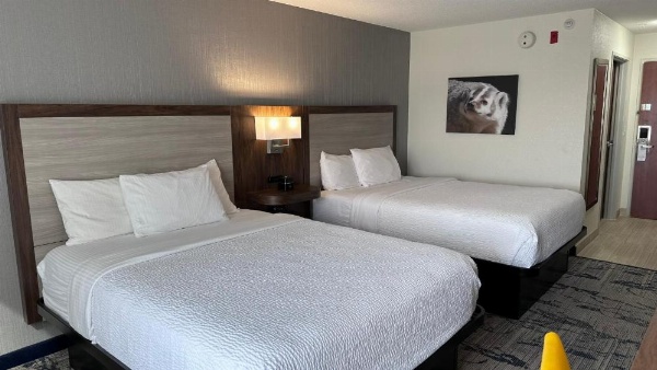 La Quinta Inn & Suites by Wyndham Milwaukee South West New Berlin image 26